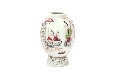 Lot 8 - A CHINESE EXPORT FAMILLE-ROSE TEA CADDY