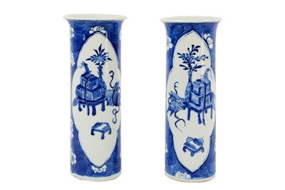Lot 185 - A PAIR OF CHINESE BLUE AND WHITE SLEEVE VASES, 20TH CENTURY