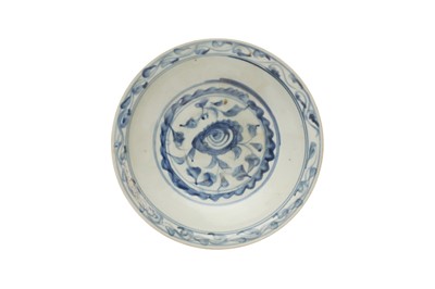 Lot 627 - A CHINESE BLUE AND WHITE BOWL