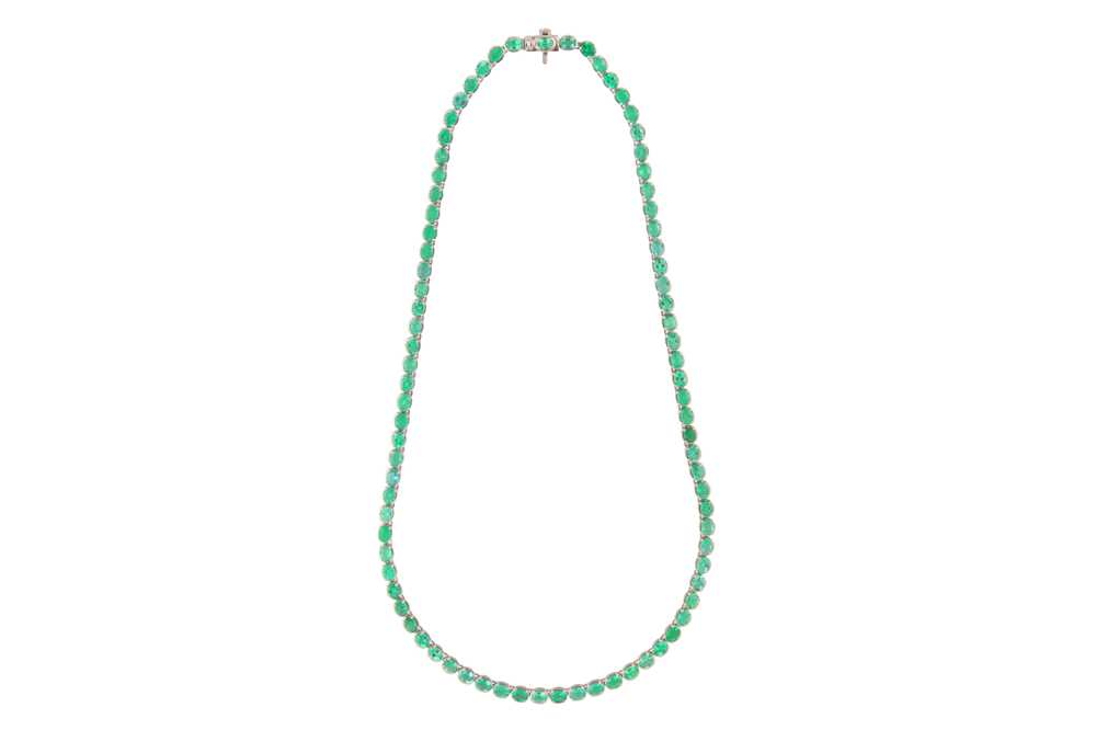 Lot 126 - AN EMERALD NECKLACE