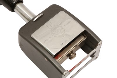 Lot 548 - A GROUP OF ENGINEERING TOOLS