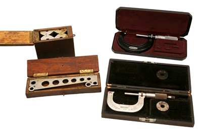 Lot 548 - A GROUP OF ENGINEERING TOOLS