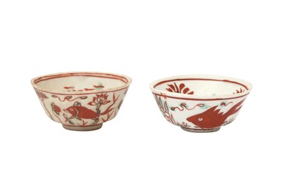 Lot 844 - TWO CHINESE ZHANGZHOU (SWATOW) 'RABBIT AND FISH' CUPS