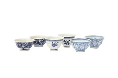 Lot 555 - SIX CHINESE BLUE AND WHITE CUPS