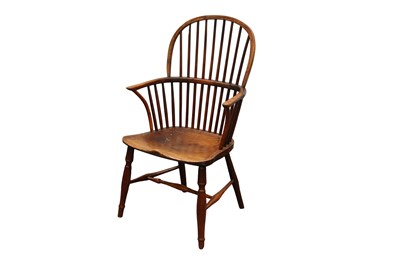 Lot 523 - A 19TH CENTURY ASH, ELM AND YEW WINDSOR CHAIR