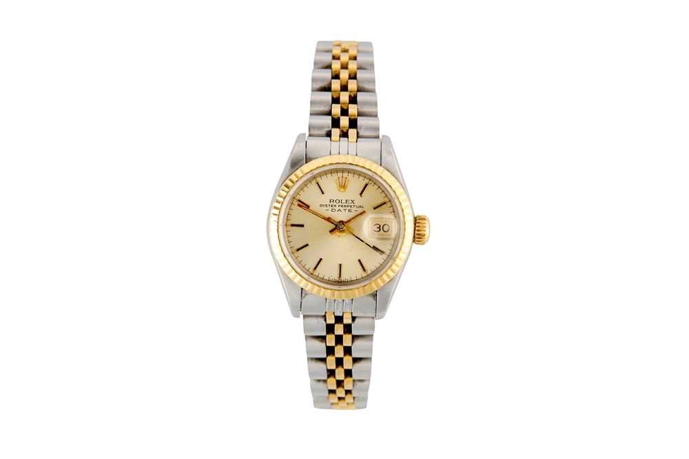 Lot 52 - A LADIES ROLEX OYSTER PERPETUAL-DATE BRACELET WATCH