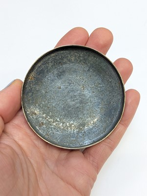Lot 114 - A CHINESE PARCEL-GILT SILVER 'MANDARIN DUCK' BOX AND COVER