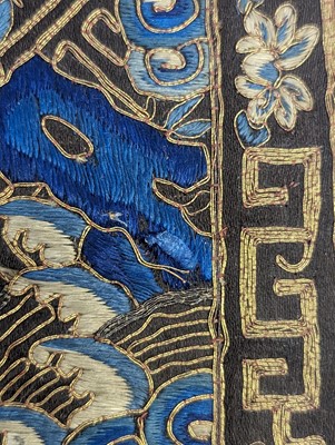 Lot 28 - A CHINESE SILK EMBROIDERED 'EGRET' SIXTH CIVIL RANK BADGE, BUZI