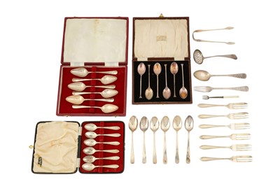 Lot 231 - A MIXED GROUP OF STERLING SILVER FLATWARE