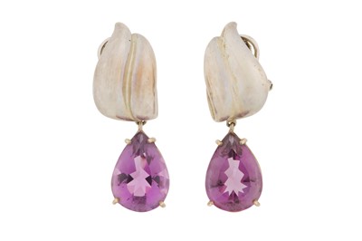 Lot 140 - A PAIR OF AMETHYST PENDENT EARRINGS BY TIFFANY