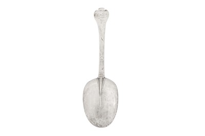 Lot 470 - A James II sterling silver spoon, London 1686 by Edward Hulse (free 1680)