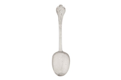 Lot 470 - A James II sterling silver spoon, London 1686 by Edward Hulse (free 1680)