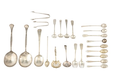 Lot 166 - A MIXED GROUP OF STERLING AND 800 STANDARD SILVER FLATWARE