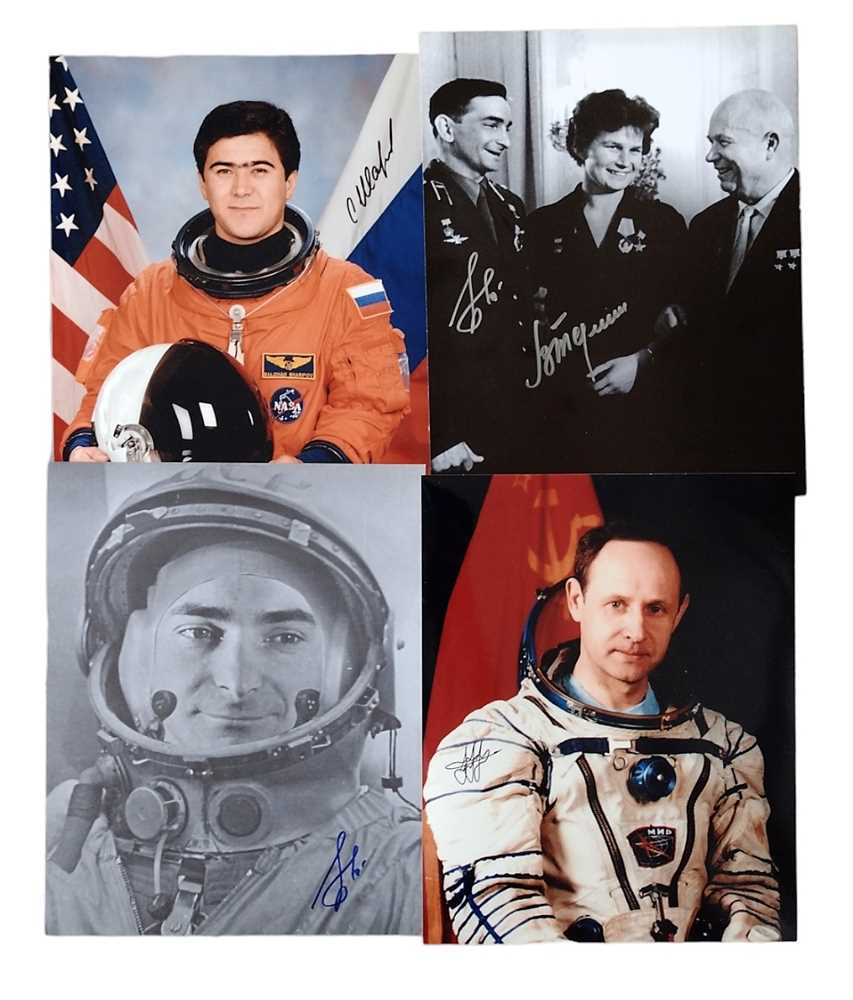 Lot 415 - Russian Cosmonauts