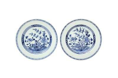 Lot 528 - TWO CHINESE EXPORT BLUE AND WHITE DISHES