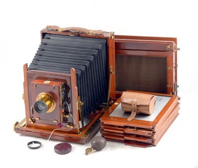 Lot 50 - Thornton-Pickard Ruby Half Plate Field Camera Outfit.