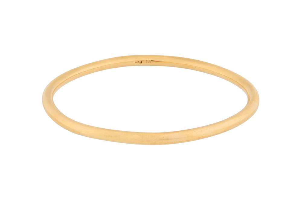 Lot 107 - A BANGLE