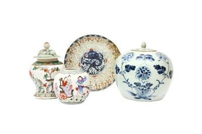 Lot 785 - A GROUP OF CHINESE PORCELAIN OBJECTS