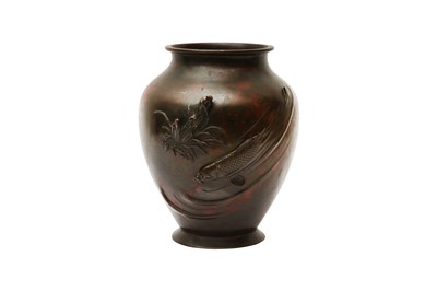 Lot 401 - A JAPANESE BRONZE 'CARP' VASE