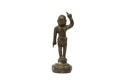 Lot 96 - A CHINESE BRONZE FIGURE OF THE INFANT BUDDHA