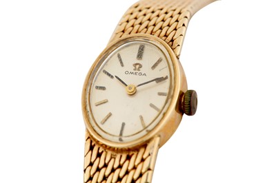 Lot 74 - OMEGA. 9CT GOLD LADIES WRISTWATCH