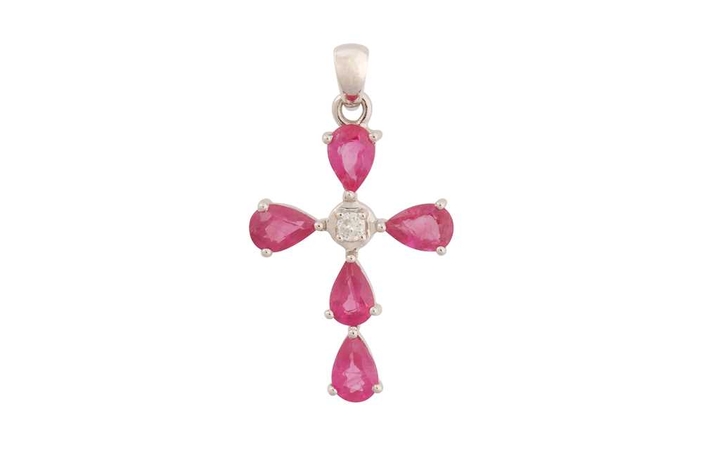 Lot 172 - A RUBY AND DIAMOND CROSS PENDANT