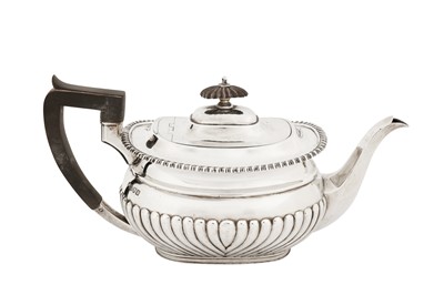 Lot 318 - A George V sterling silver teapot, London 1912 by Walter and Charles Sissons
