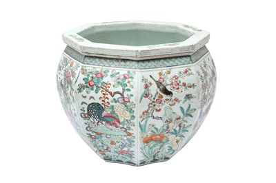 Lot 256 - A CHINESE FAMILLE-VERTE ‘BIRDS AND BLOSSOMS’ OCTAGONAL JARDINIERE