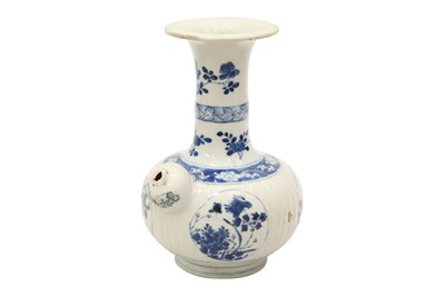 Lot 68 - A CHINESE BLUE AND WHITE KENDI