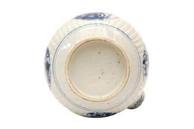 Lot 68 - A CHINESE BLUE AND WHITE KENDI