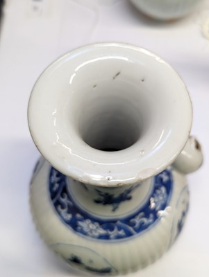 Lot 68 - A CHINESE BLUE AND WHITE KENDI