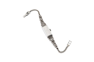 Lot 82 - AN ART DECO DIAMOND COCKTAIL WATCH