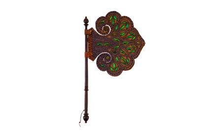 Lot 153 - AN INDIAN FAN WITH IRIDESCENT GREEN BEETLE WINGS