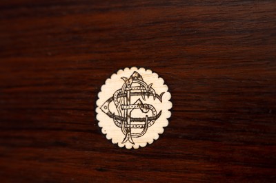 Lot 218 - λ A COMMEMORATIVE SILVER AND GOLD-MOUNTED PICHANGATTI DAGGER AND ITS SHEATH