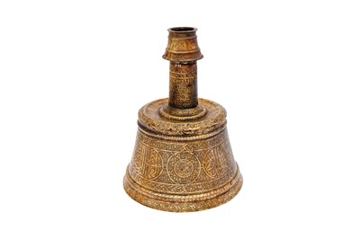 Lot 365 - AN IMPRESSIVE LARGE MAMLUK ENGRAVED BRASS CANDLESTICK WITH THE SCRIBE INSIGNIA