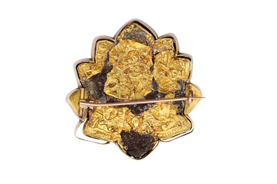 Lot 279 - A TURKOMAN-STYLE GOLD-FOILED TURQUOISE-SET FLORAL NECKLACE ELEMENT