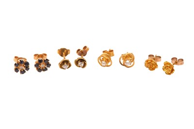 Lot 14 - FOUR PAIRS OF STUD EARRINGS