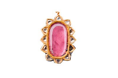 Lot 266 - AN INDIAN GOLD KUNDAN-SET PINK TOURMALINE FLORAL PENDANT