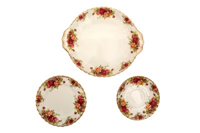 Lot 192 - A ROYAL ALBERT OLD COUNTRY ROSES PATTERN TEA SET