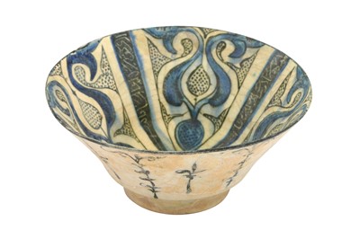 Lot 18 - A LARGE COBALT BLUE AND BLACK-PAINTED KASHAN POTTERY BOWL