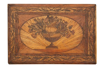 Lot 537 - A NAPOLEONIC PRISONER OF WAR STRAW WORK BOX