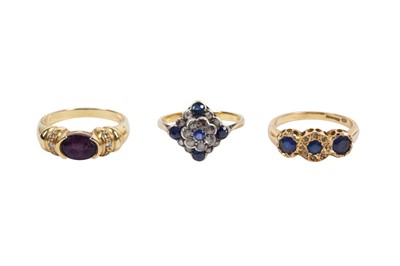 Lot 9 - A GROUP OF THREE GEM-SET RINGS