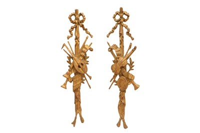 Lot 396 - A PAIR OF ITALIAN CARVED AND GILT WALL CARVINGS