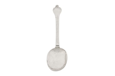 Lot 473 - A Charles II sterling silver spoon, London 1673 by John Smith (free c. 1654, d c. 1690)