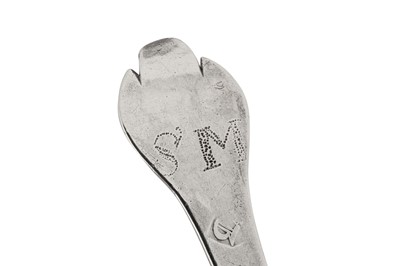 Lot 473 - A Charles II sterling silver spoon, London 1673 by John Smith (free c. 1654, d c. 1690)