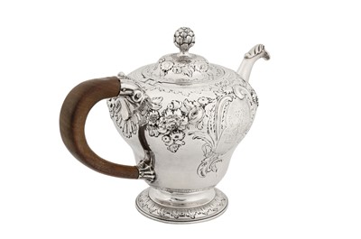 Lot 446 - American colonial interest – A George II sterling silver teapot, London 1748 by John Swift (free. 10th June 1725)