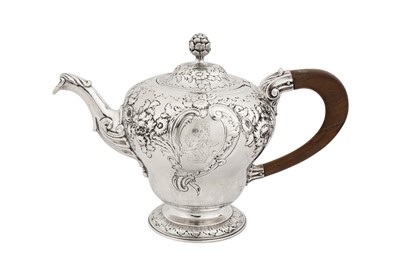 Lot 446 - American colonial interest – A George II sterling silver teapot, London 1748 by John Swift (free. 10th June 1725)