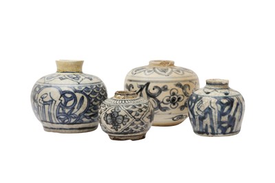 Lot 590 - A GROUP OF FOUR BLUE AND WHITE JARLETS AND A CHINESE TRANSFER-PRINTED DISH