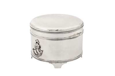 Lot 323 - A George V sterling silver biscuit box, London 1927 by Garrard (Sebastian Garrard)