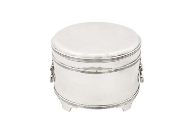 Lot 323 - A George V sterling silver biscuit box, London 1927 by Garrard (Sebastian Garrard)